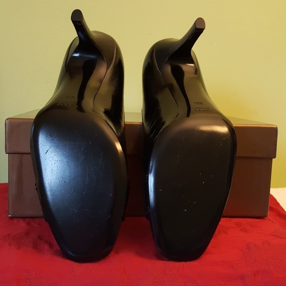 Gucci Shoe - Picture 7 of 10